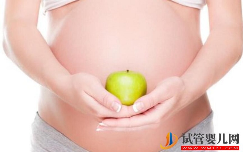 怀孕时的宝妈们应该如何选择衣服?怎样看起来更得体?(图1) 怀孕时的宝妈们应该如何选择衣服?怎样看起来更得体?(图1)