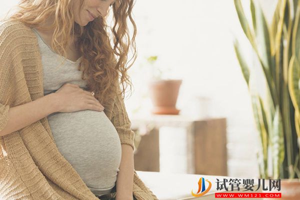 2023去北欧冰岛生孩子费用全免，有人带娃政府还给钱